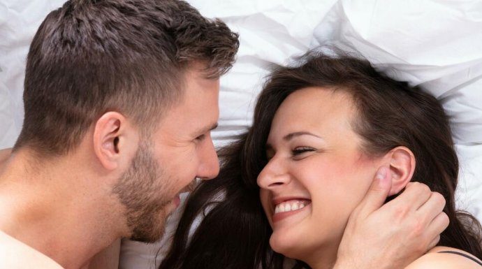 OVAJ DETALJ SA ZAJEDINČKE FOTOGRAFIJE OTKRIVA BAŠ SVE: Saznajte da li vam je suđen RAZVOD