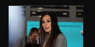 ŠOKANTNO!!Bosa, jedva drži haljinu: Cecu obezbeđenje iznelo sa koncerta (VIDEO)