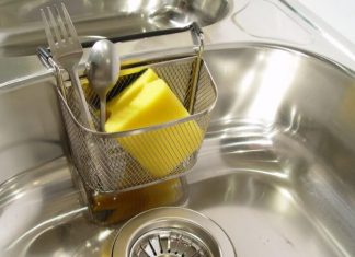 Vodoinstalateri vam neće reći za ovo: Umotajte odvod u aluminijsku foliju i dobro zapamtite ovaj TRIK!