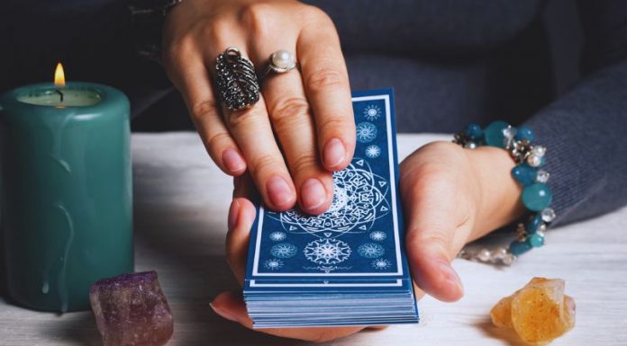 TAROT KARTA otkriva SVE: Ovnu kreće HAOS, Biku sledi POMIRENJE, a Blizancima i Rakovima NESTO NEOČEKIVANO!