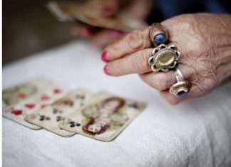 Horoskop za april po ciganskim kartama: 1 znak je pravi srećnik zodijaka, ne zna se u čemu će više imati sreće, cvetaće sa prolećem